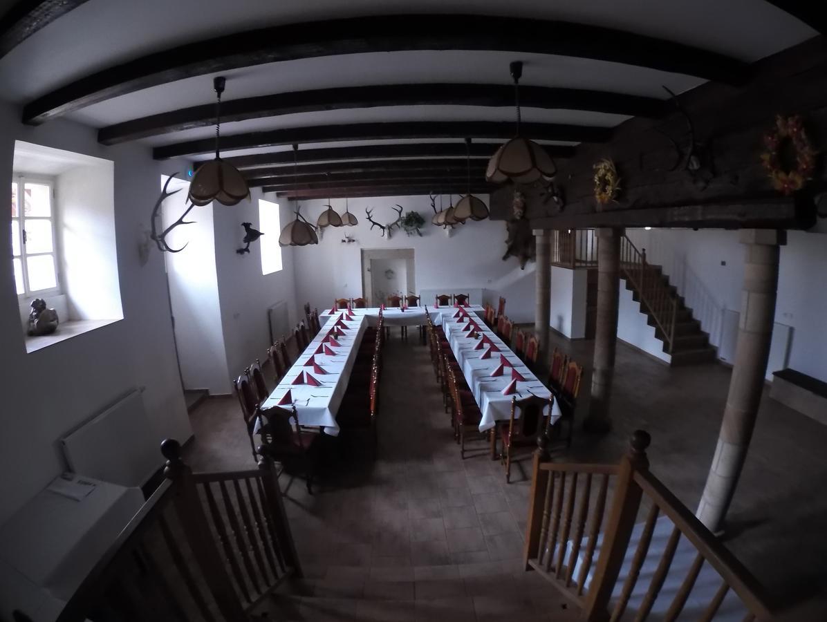 Sporkuv Mlyn Hotel Dvůr Králové nad Labem Buitenkant foto