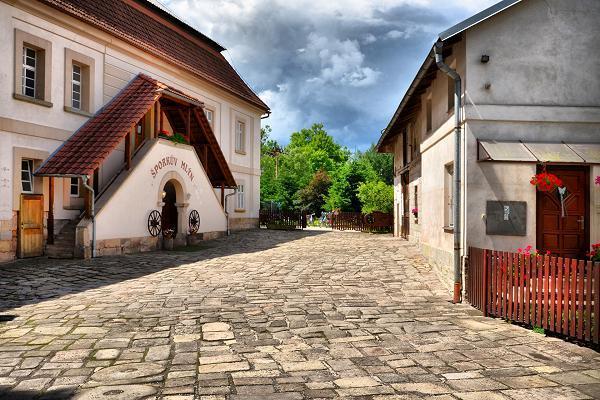 Sporkuv Mlyn Hotel Dvůr Králové nad Labem Buitenkant foto