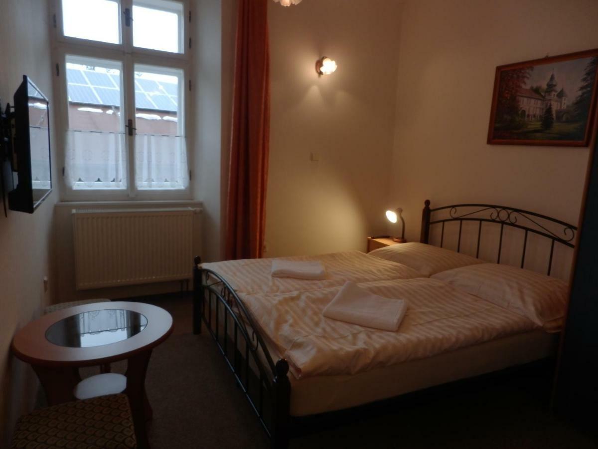 Sporkuv Mlyn Hotel Dvůr Králové nad Labem Buitenkant foto